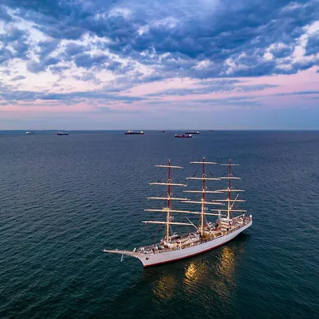 Apartment Yacht Park - Delux Waterfront With Parking Gdynia