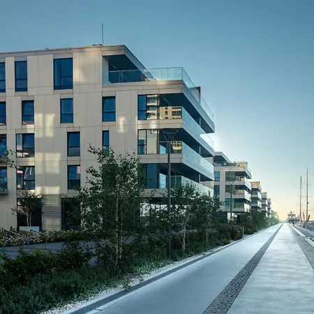 Yacht Park - Delux Waterfront With Free Parking Apartament