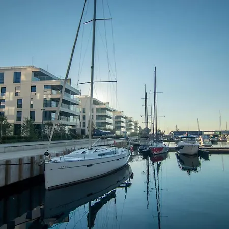 Yacht Park - Delux Waterfront With Parking *