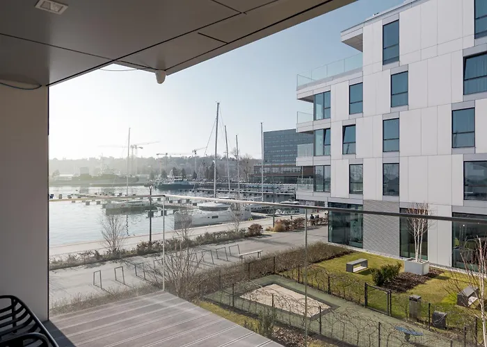 Yacht Park - Delux Waterfront With Parking