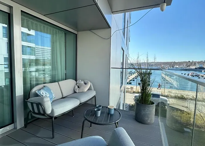 Yacht Park - Delux Waterfront With Parking شقة